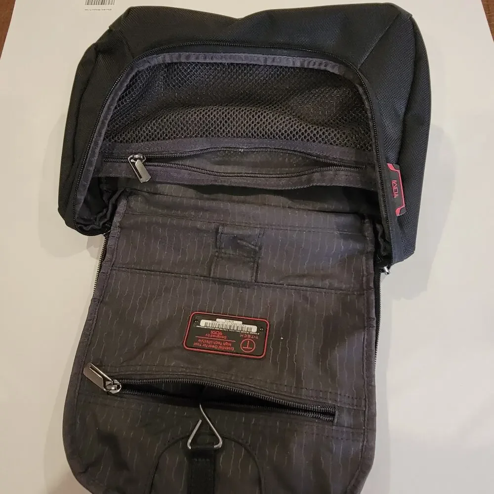 Tumi T-Tech 6791D Gray Nylon Presidio Doyle Hanging Travel Toiletry Case Kit Bag